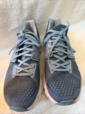 On Running Women's Navy and Light Blue Athletic Running Shoes, Size 9